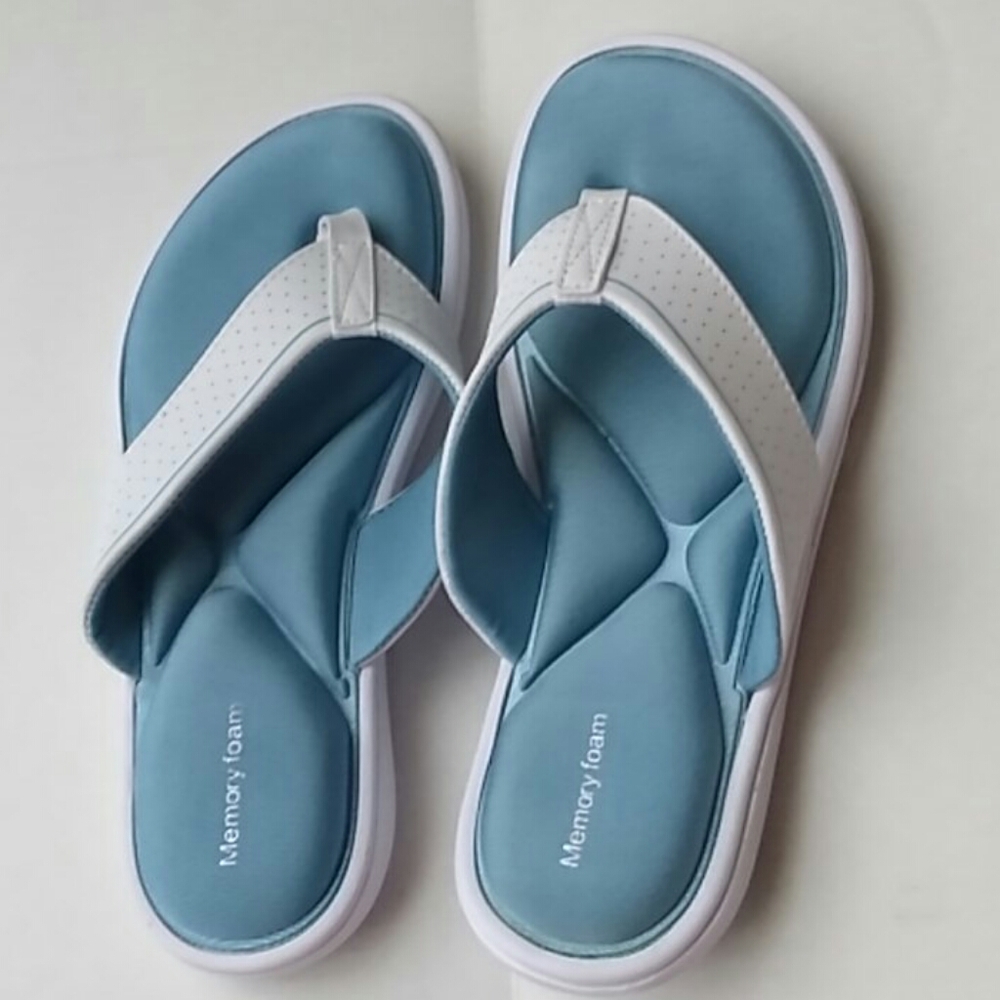 Like New! Size 8 Memory Foam Flip Flops